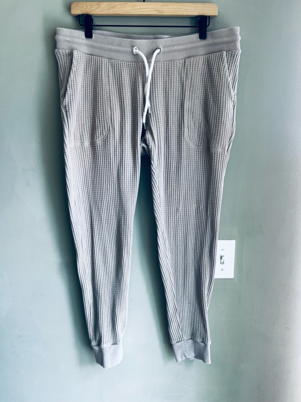 Gap Maternity Light Beige Waffle Knit Jogger Pants Medium